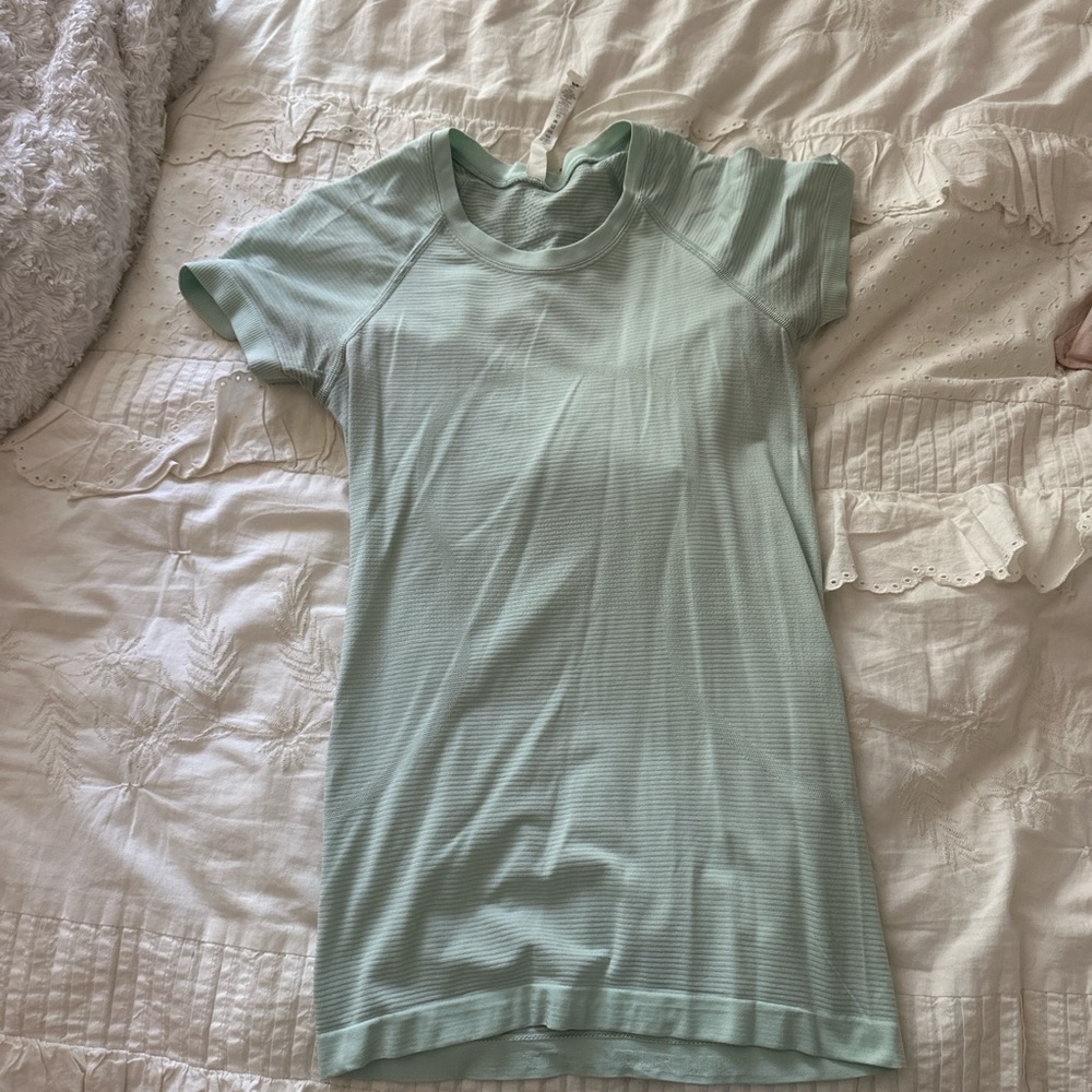 mint green blue lululemon short sleeve swiftly shirt size 4 preppy lulu